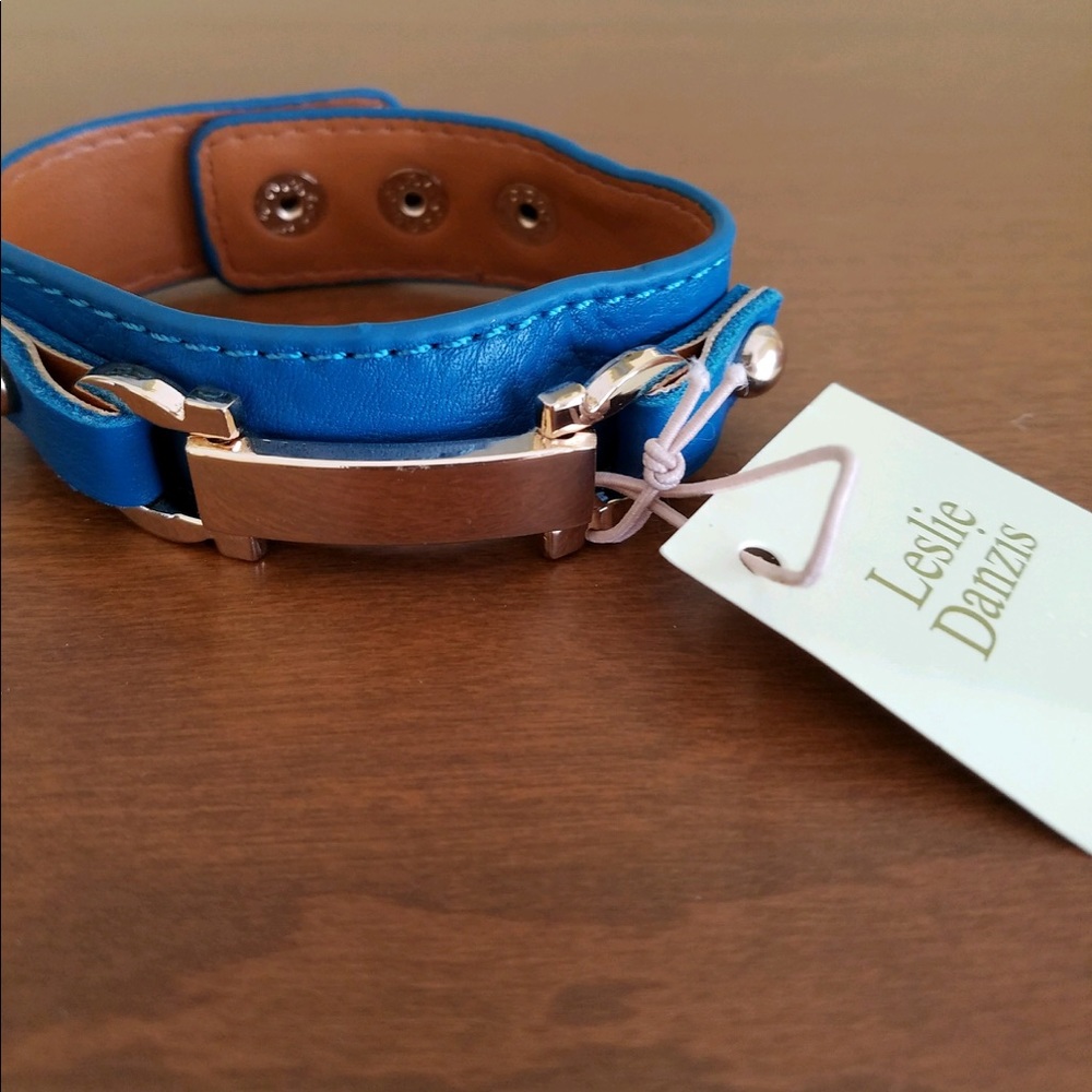 🛍️NWT Teal bracelet by Leslie Danzis